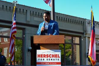 C’è un’altra donna che accusa Herschel Walker, candidato repubblicano al Senato degli Stati Uniti in Georgia, di averla aiutata ad abortire dopo essere rimasta incinta di suo figlio