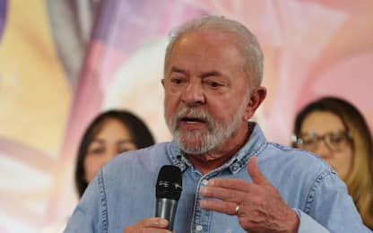 Brasile, il presidente Lula sarà operato all'anca entro fine dell'anno