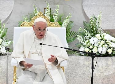 Pope Francis during a prayer meeting and Angelus with bishops, priest, consecrated person, seminarians and pastoral workers in Sacred Heart Church, Manama, Kingdom of Bahrain, 6 November 2022.   ANSA/MAURIZIO BRAMBATTI