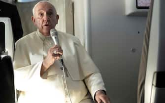 papa francesco aereo