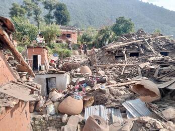 Nepal, terremoto di magnitudo 5.6 nella notte: diversi morti e feriti