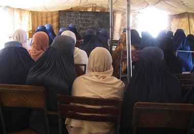 Afghanistan, talebani vietano alle donne ingresso in palestre e parchi
