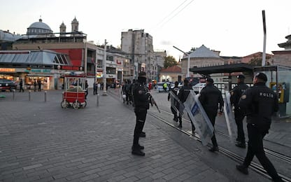 Esplosione Istanbul, Ankara: "Forse opera di una donna kamikaze". FOTO
