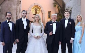 Tiffany Trump ha pronunciato il fatidico 'sì': la figlia dell'ex presidente Usa si è ufficialmente sposata con Michael Boulos. Il matrimonio è stato celebrato a Mar-a-Lago, la residenza del tycoon, 13 novembre 2022. INSTAGRAM + ATTENZIONE LA FOTO NON PUO' ESSERE PUBBLICATA O RIPRODOTTA SENZA L'AUTORIZZAZIONE DELLA FONTE DI ORIGINE CUI SI RINVIA + NPK