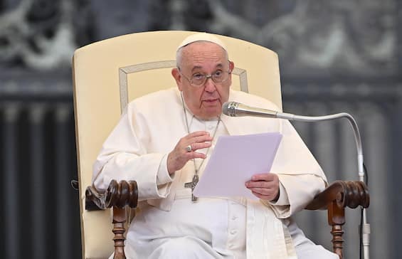 Pope Francis: “I have already signed my resignation in case of medical impediment”