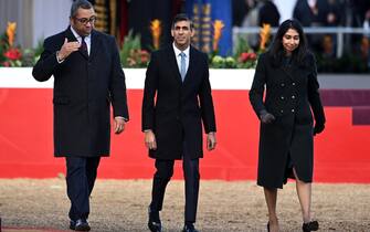 epa10320412 (L-R) British Foreign Secretary James Cleverly, British Prime Minister Rishi Sunak and British Home Secretary Suella Braverman during a welcoming ceremony for South African President Ramaphosa (not pictured) at Horse Guards Parade in London, Britain, 22 November 2022. South African President Ramaphosa is on a two day state visit to Britain.  EPA/ANDY RAIN