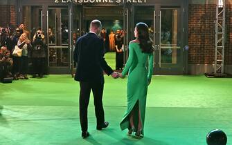 epa10345521 Britain's William, Prince of Wales (L) and Catherine, Princess of Wales (R), arrive on the green carpet at the Earthshot Prize Awards ceremony at the MGM Music Hall, in Boston, Massachusetts, USA, 02 December 2022. EPA/ David L. Ryan EDITORIAL USE ONLY/NO SALES