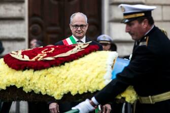 Mayor of Rome Roberto Gualtieri in front of a statue of the Virgin Mary during the Immaculate Conception feast at Piazza Mignanelli, near to Spanish Square, in downtown Rome, Italy, 08 December 2022. ANSA / ANGELO CARCONI