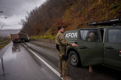 Kosovo - Serbia, nuove tensioni: esplosioni e spari al confine