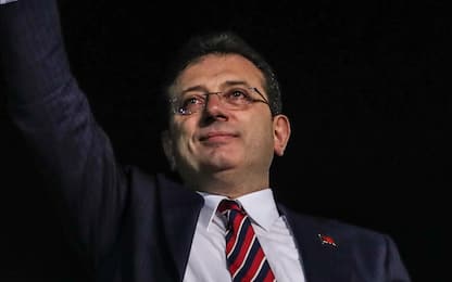 Turchia, sindaco di Istanbul condannato a quasi 3 anni 