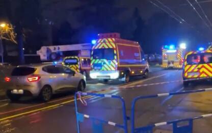 Francia, incendio in un palazzo alle porte di Lione: 10 morti