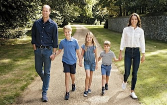 3 famiglie_reali_news_cartolina_kate_william_ipa - 1