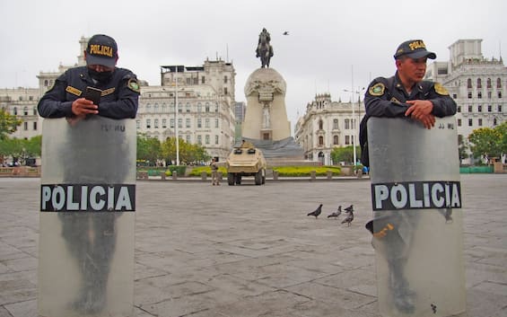 Peru, 22 dead in clashes.  The 4 Italian girls who are stuck are in Cusco