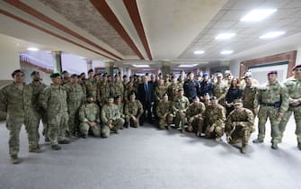 Giorgia Meloni in Iraq per onorare i militari italiani Foto Filippo Attili/Palazzo Chigi/LaPresse
23/12/2022 Iraq
Politica
Giorgia Meloni ha annunciato di essere in partenza per l\'Iraq per \"portare gli auguri di Natale a tutti i nostri militari impegnati nelle missioni di pace\".
DISTRIBUTION FREE OF CHARGE - NOT FOR SALE - Obbligatorio citare la fonte LaPresse/Palazzo Chigi/Filippo Attili