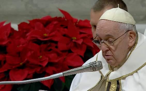 Christmas Mass, Pope Francis: “Thoughts of children devoured by wars”