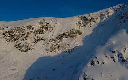 Austria, finisce con gli sci contro un albero: muore 12enne olandese