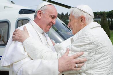 Papa Francesco: "Chi strumentalizza morte di Ratzinger è senza etica"