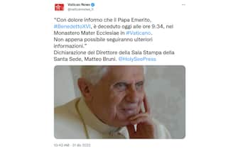 Il tweet con cui il Vaticano ha annunciato la morte di Ratzinger