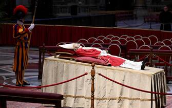 The body of the late Pope Emeritus Benedict XVI (Joseph Ratzinger) lies in state in the Saint Peter's Basilica for public viewing, Vatican City, 02 January 2023. The funeral will take place on Thursday 05 January. ANSA/ETTORE FERRARI