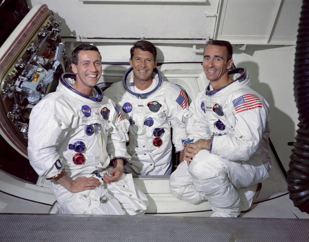 Da sinistra a destra, il maggiore dell'aviazione americana Donn Eisele, il capitano della Marina Usa Walter Schirra e il pilota del modulo lunare Walter Cunningham