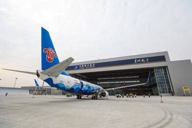 Cina, primo Boeing 737 in volo 4 anni dopo incidenti