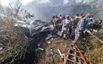 Il luogo dello schianto dell'aereo in Nepal