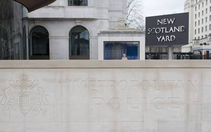 Scotland Yard, agente si dichiara stupratore seriale
