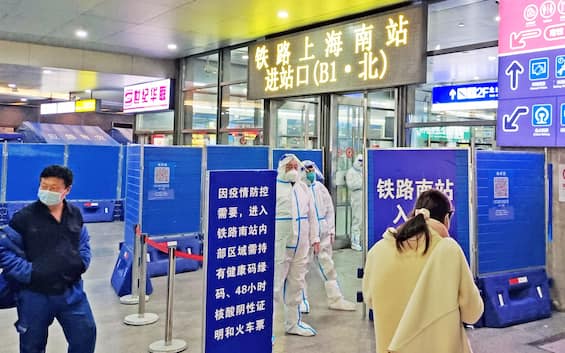 Covid, le news di oggi. In Cina continua il trend al ribasso di decessi e ricoveri Covid, le news di oggi. In Cina continua il trend al ribasso di decessi e ricoveri