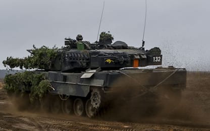 Leopard 2, i tank che Kiev chiede a Berlino: ecco di cosa si tratta