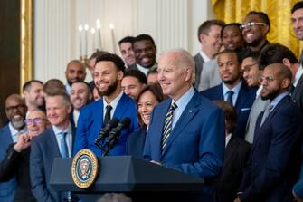 Joe Biden e la sua vice Kamala Harris hanno ricevuto alla Casa Bianca i Golden State Warriors