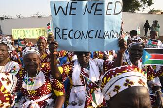 Il popolo accoglie papa Francesco in Sud Sudan Attendees gather ahead of Pope Francis' meeting with bishops, priests, deacons, consecrated persons and seminarians at the Cathedral of Saint Therese in Juba, South Sudan, 04 February 2023. Pope Francis arrived on a three-day visit to South Sudan to promote peace and reconciliation in the world's youngest country, riven by the scars of civil war and extreme poverty.
ANSA/ CIRO FUSCO
