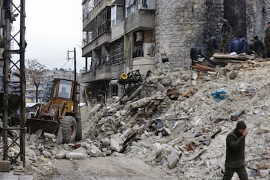 Terremoto Turchia-Siria, rasa al suolo la zona dei campi profughi 