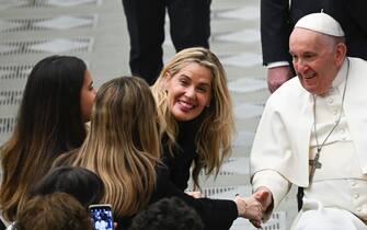 Pope Francis receives a football jersey from Cathryn White Cooper and the daughters, widow of Gianluca Vialli, football player who recently died, during his weekly general audience in Paolo VI hall, Vatican, 8 February 2023.
ANSA/MAURIZIO BRAMBATTI
