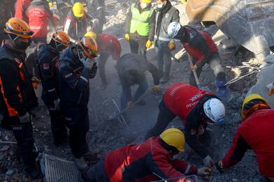 Terremoto Turchia-Siria, bilancio si aggrava: quasi 39mila morti