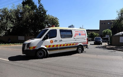 Incidente tra autobus e furgone blindato in Sudafrica: 20 morti