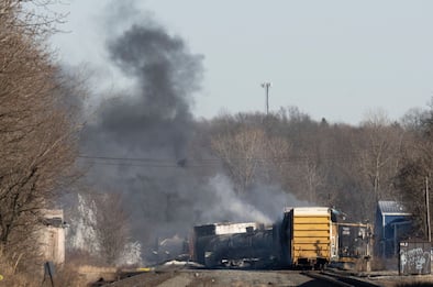 Ohio, treno esplode rilasciando sostanze tossiche: si teme disastro 