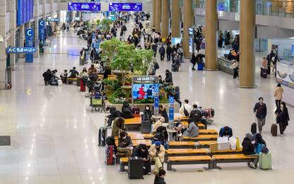 Seul riconosce status rifugiati a disertori russi da mesi in aeroporto