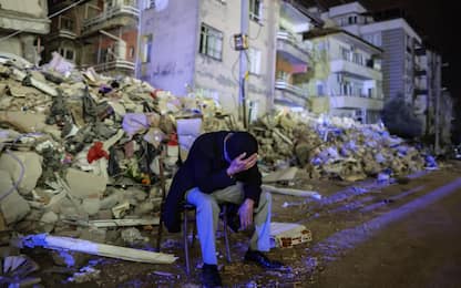 Terremoto Turchia, scosse al confine con Siria. Ancora morti e feriti