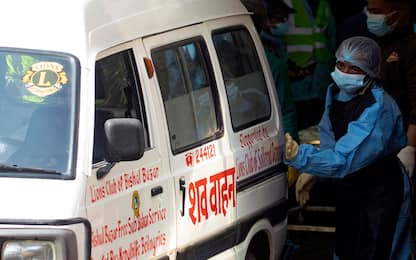 Aereo caduto in Nepal, svelata le cause dell'incidente: errore umano