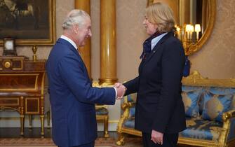 09_royal_families_news_re_carlo_barbel_bas_ipa - 1