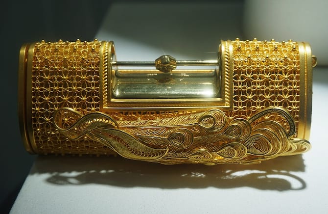 Cina, in vendita rossetto d'oro da 30.000 euro. FOTO | Sky TG24