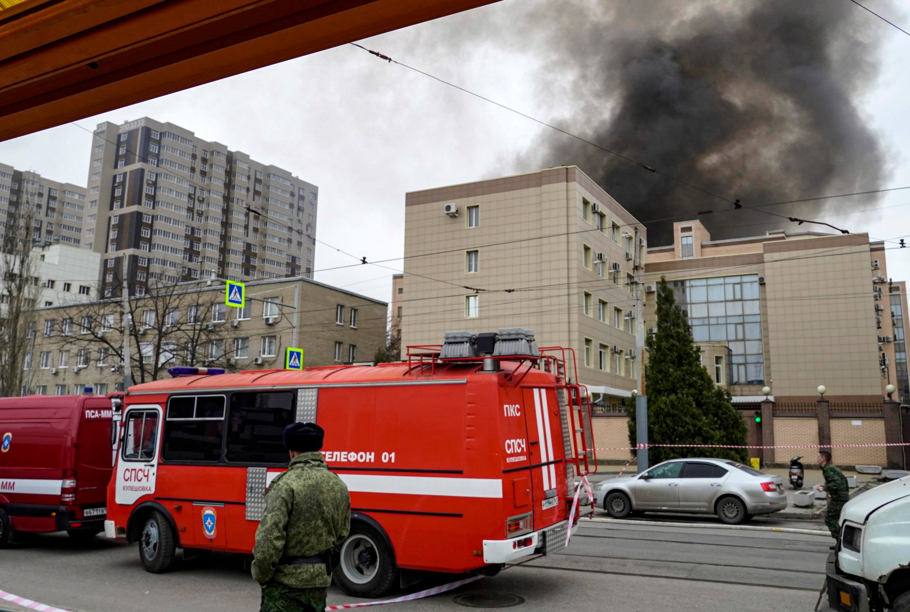 I soccorsi durante l'incendio di Rostov