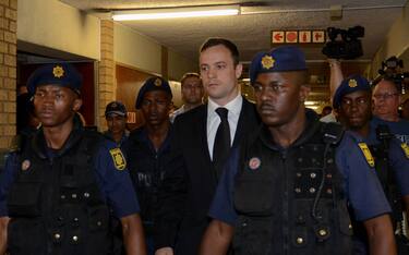 (141021) -- PRETORIA, Oct. 21, 2014 -- South African Olympic and Paraolympic athlete Oscar Pistorius (C) arrives at the North Gauteng High Court in Pretoria, South Africa, on Oct. 21, 2014. South African Gauteng High Court Judge Thokozile Masipa on Tuesday sentenced Oscar Pistorius to 5 years in jail for killing his girlfriend at his Pretoria home on February 14, 2013. )(wll) (SP)SOUTH AFRICA-PRETORIA-OSCAR-SENTENCE ZhaixJianlan PUBLICATIONxNOTxINxCHN

Pretoria OCT 21 2014 South African Olympic and  Athlete Oscar Pistorius C arrives AT The North Gauteng High Court in Pretoria South Africa ON OCT 21 2014 South African Gauteng High Court Judge Thokozile  ON Tuesday Sentenced Oscar Pistorius to 5 Years in Jail for Killing His Girlfriend AT His Pretoria Home ON February 14 2013  SP South Africa Pretoria Oscar Sentence  PUBLICATIONxNOTxINxCHN