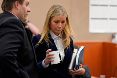 epa10551331 Gwyneth Paltrow exits the courtroom during a lunch break on the final day of her eight-day trial in Park City, Utah, USA 30 March 2023. Terry Sanderson is suing Gwyneth Paltrow for 300,000 USD, claiming she recklessly crashed into him while the two were skiing on a beginner run at Deer Valley Resort in Park City, Utah in 2016.  EPA/Rick Bowmer / POOL