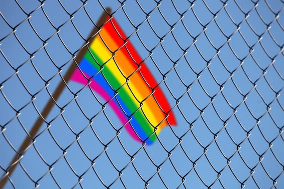 Egypt, the LGBT app Grindr warns against fake profiles run by the police