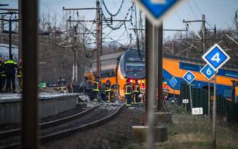 Voorschoten - Emergency services at work at a derailed night train.  The passenger train collided with construction equipment on the track.  One person died and several people were seriously injured.  A freight train was also involved in the accident.  ANP JOSH WALET netherlands out - belgium out(Photo by Josh Walet/ANP/Sipa USA)