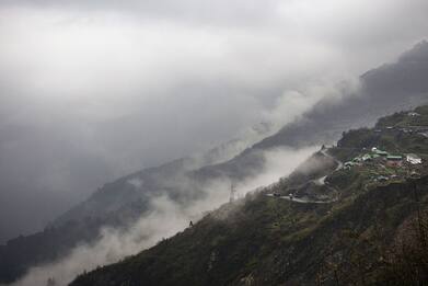 Valanga sull'Himalaya travolge gruppo di turisti: 6 morti e 30 feriti