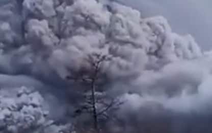 Russia, eruzione del vulcano Shiveluch in Kamchatka. VIDEO