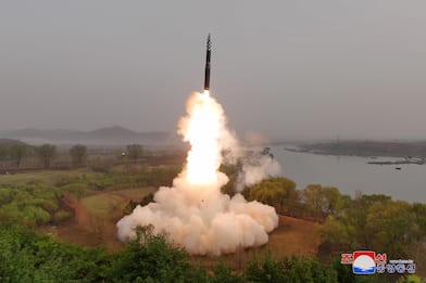 In Corea del Nord lanciato nuovo tipo di missile a combustibile solido