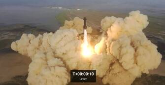 epa10581851 A frame grab from a handout livestream video released by SpaceX showing the launch of inaugural test flight of Starship on the second attempt at the SpaceX launch facility in Boca Chica, Texas, USA, 20 April 2023. The initial launch attempt was scrubbed on 17 April, due to a stuck valve.  EPA/SPACEX HANDOUT  HANDOUT EDITORIAL USE ONLY/NO SALES
